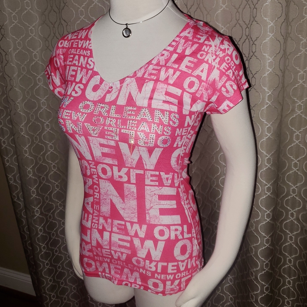 💗 Pink & White New Orleans Graphic T-Shirt